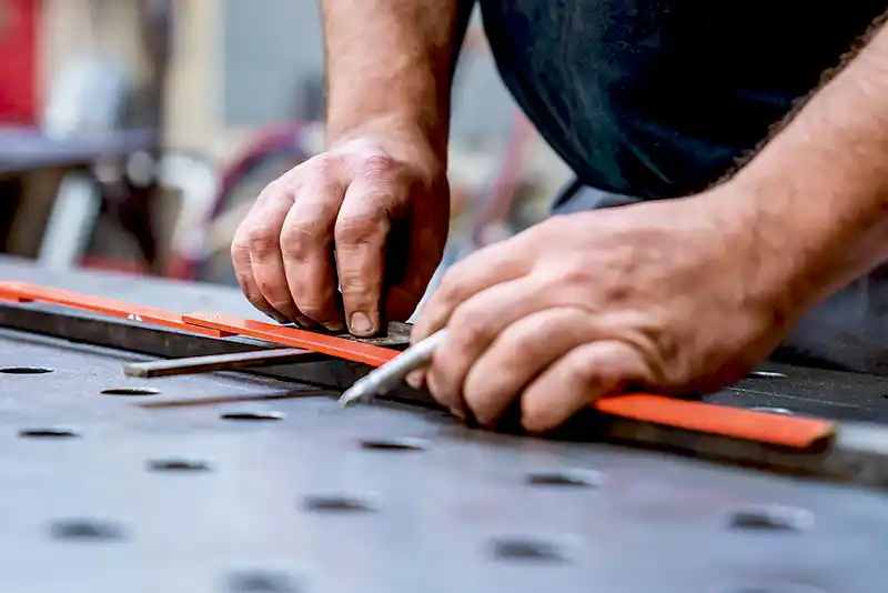 Koras Handyman Working
